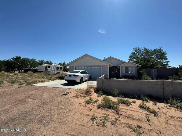 201 BLUE SAGE Street, Holbrook, AZ 86025
