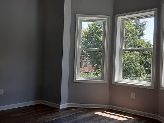 3rd image of 123 W Weaver St #2