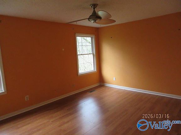 5th image of 601 Bain Dr SE