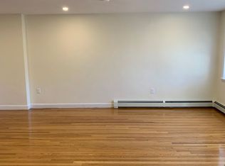 312 Tappan St APT 1A, Brookline, MA 02445