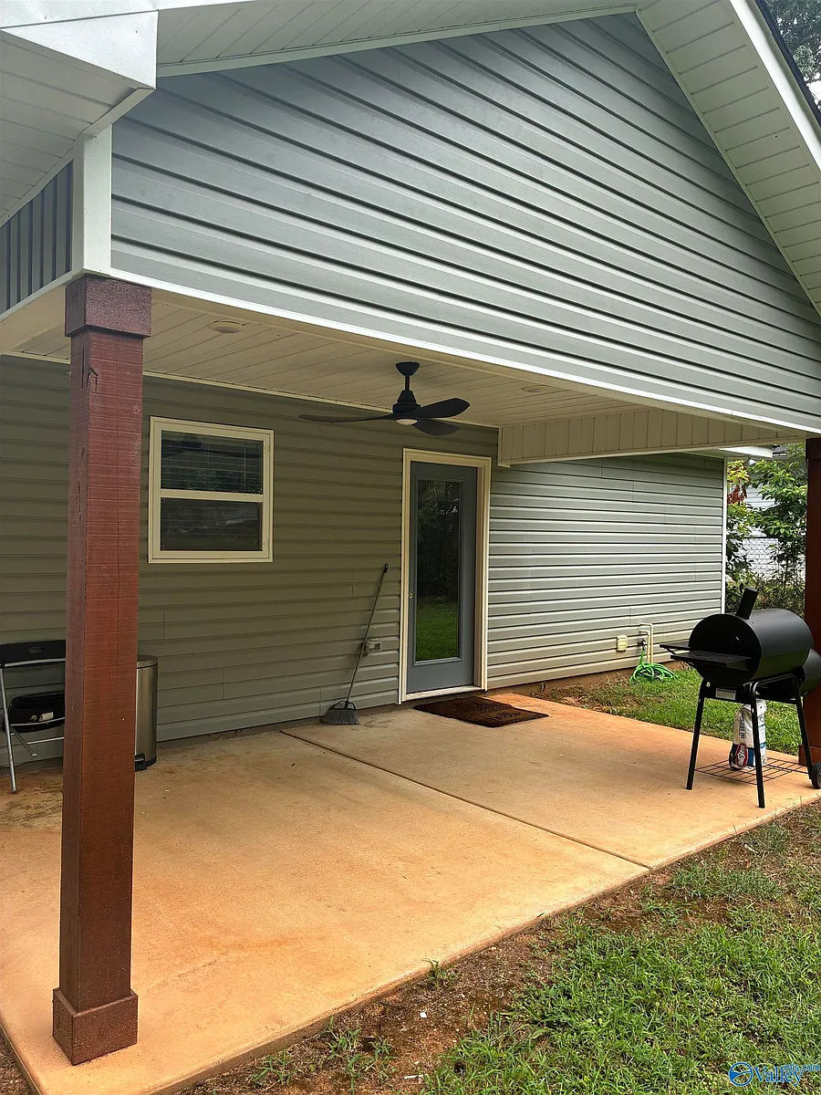 Building Photo - 2117 Atkins Dr