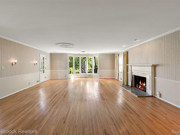 3rd image of 674 Rudgate Rd