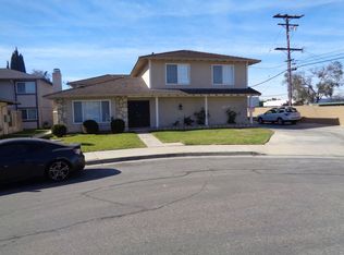 17881 Baron Cir #4, Huntington Beach, CA 92647