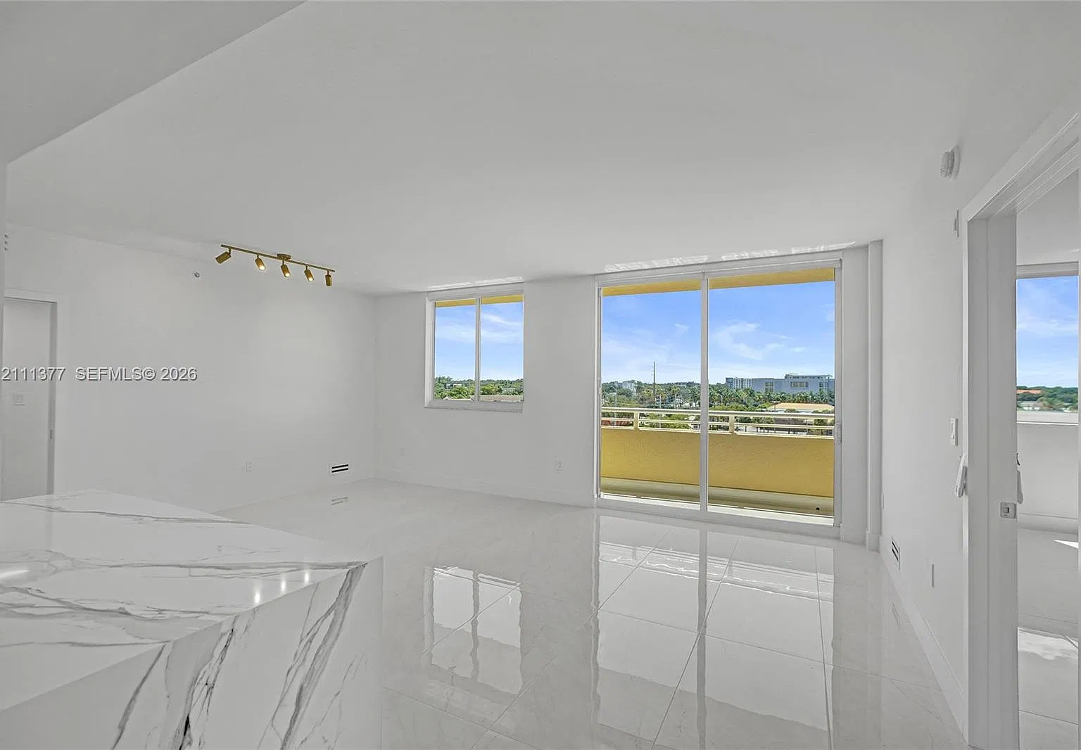 Venture At Aventura West — Photo 2