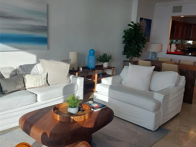 2301 Collins Ave #1125 — Photo 10