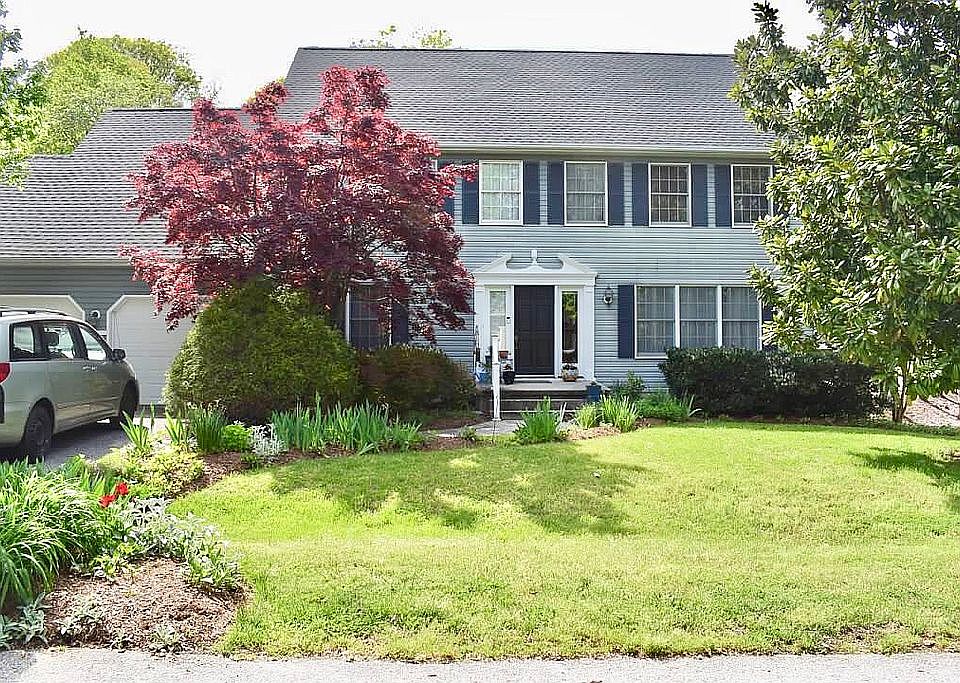 1st image of 634 Dunkeld Ct