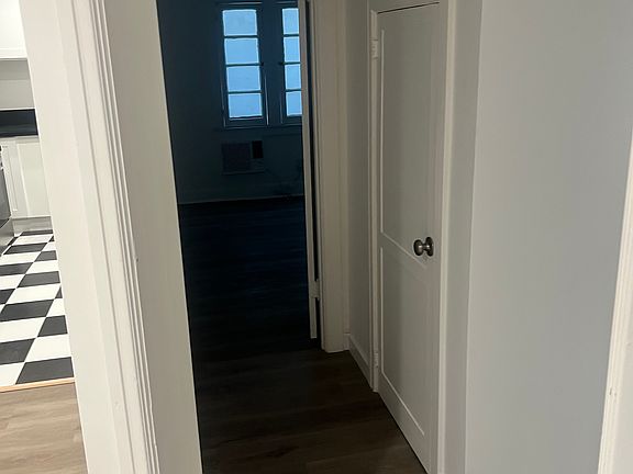4th image of 7519 Lexington Ave