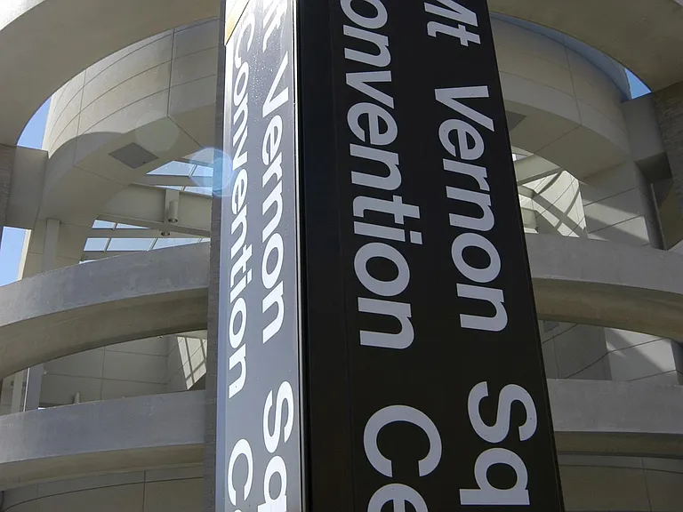 Mount Vernon Plaza — Photo 12