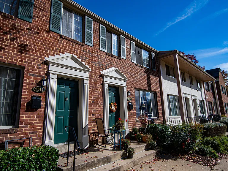 Brookville Townhomes Exterior 15