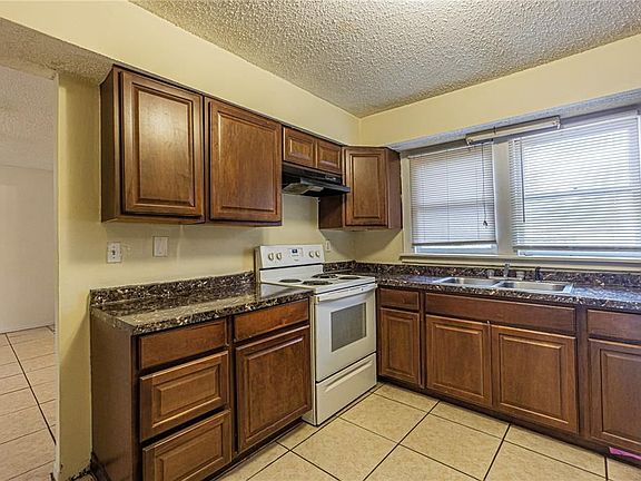 5th image of 708 E Seneca Ave