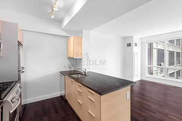 Rented by Oxford Property Group | media 19