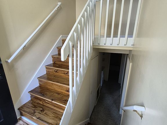 4th image of 1400 Hartland Woods Way