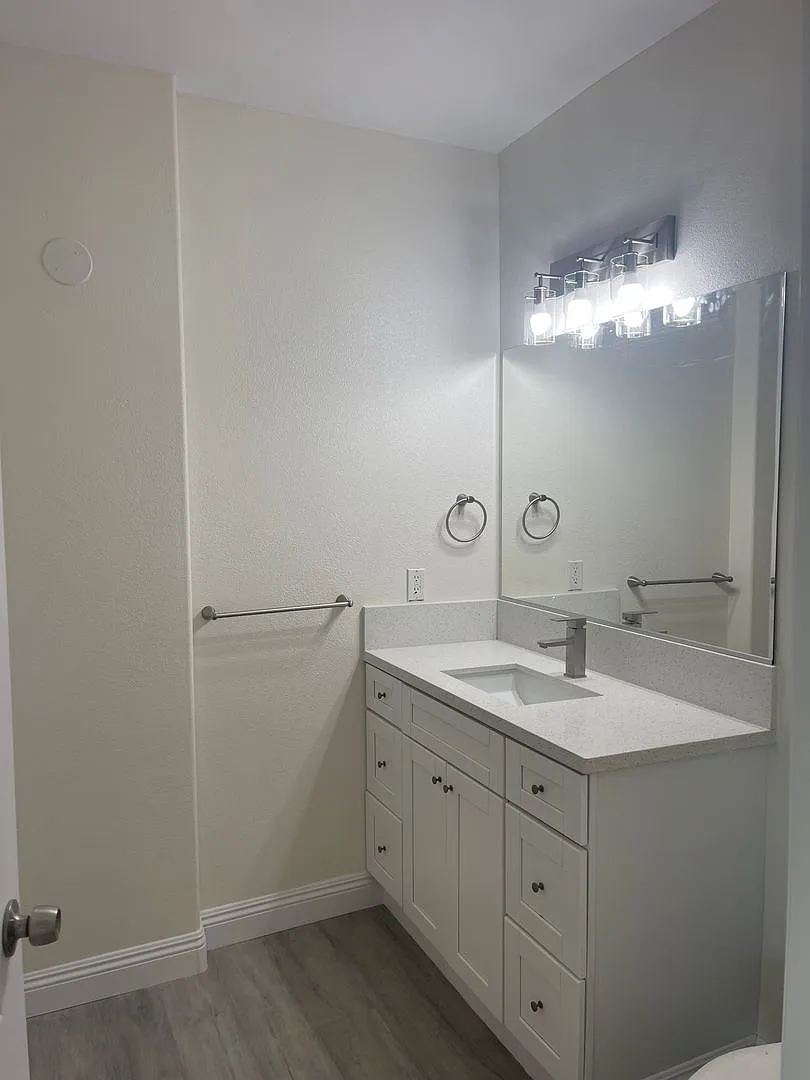 23 Christina St #C — Photo 3