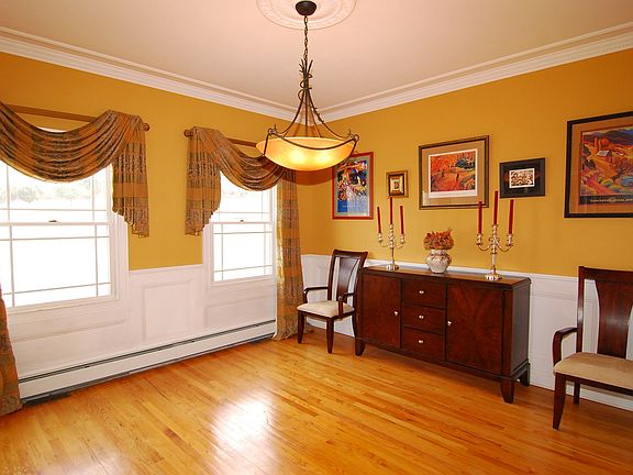 4th image of 6 Brecia Ct