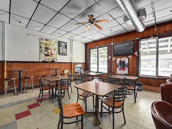5th image of 3121 Broadway