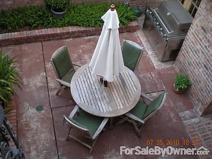 Private Courtyard / Upper Deck