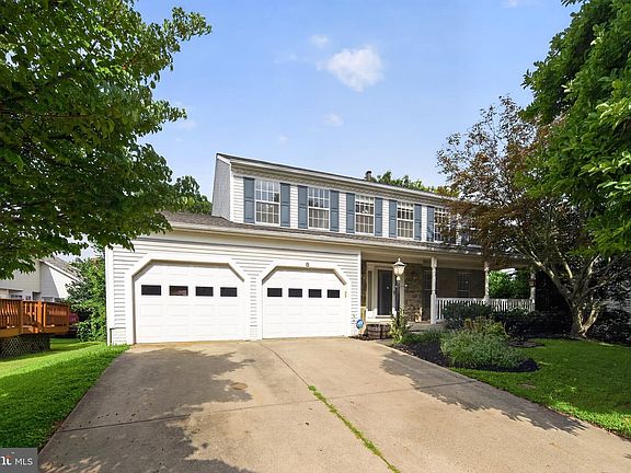 2nd image of 8 Shipwright Ct