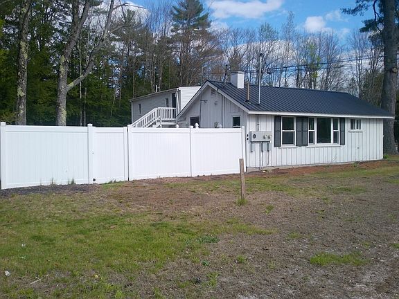 3rd image of 236 Portland Road #B