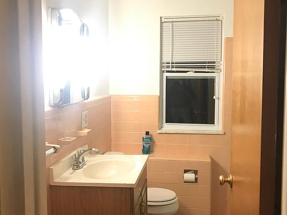 4th image of 2646 Calverton Rd