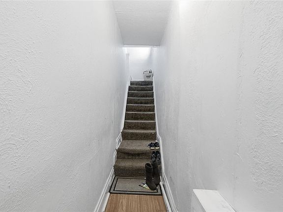 5th image of 7105 Reynolds St