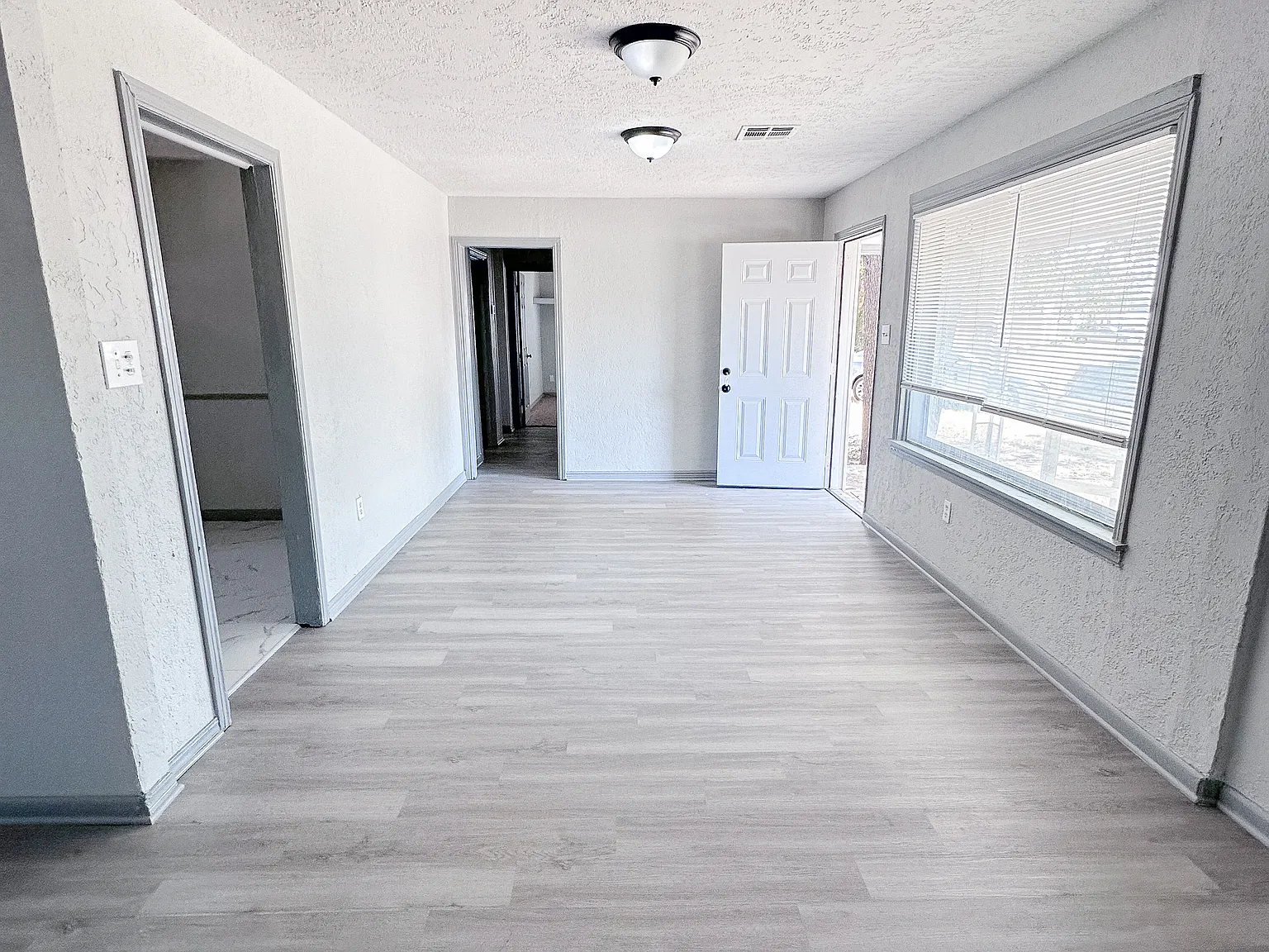 3 bed, 1008 sqft, $750 — Photo 2
