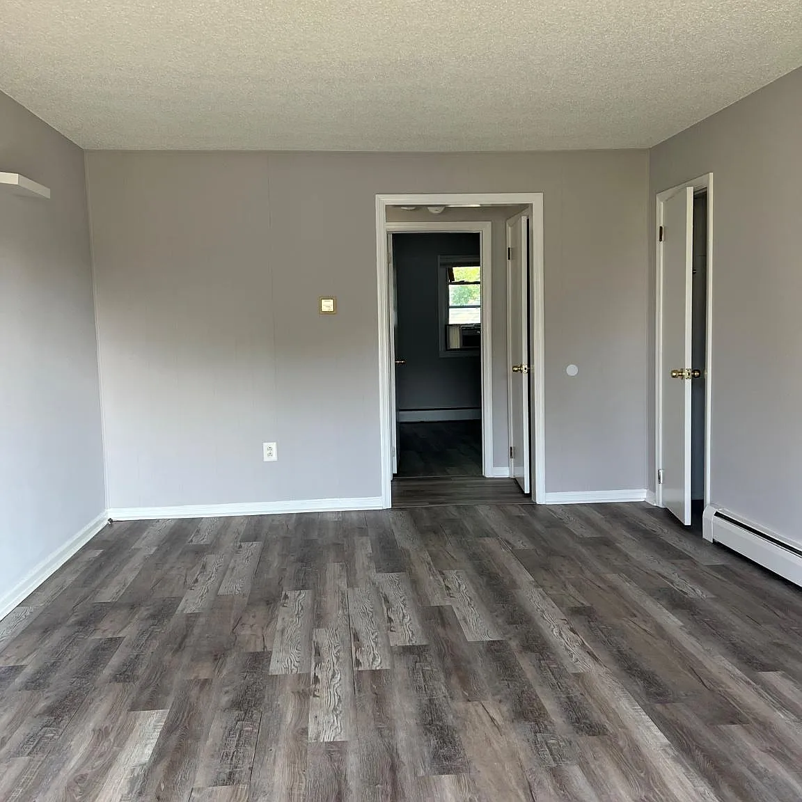2 bed, 1.0 bath, 748 sqft, $1,700 — Photo 2
