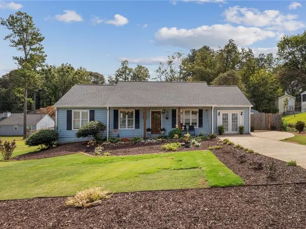 305 Knollwood Ln, Woodstock, GA 30188