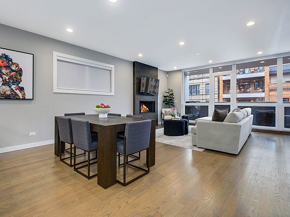 3rd image of 925 N Damen Ave APT 2