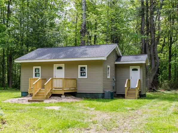 225 Queen Lake Rd, Phillipston, MA 01331
