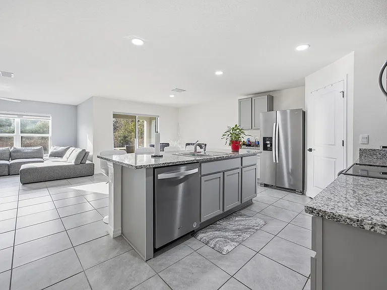 16402 SW 17th Terrace Rd — Photo 6