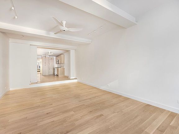 2nd image of 333 W 57th St APT 8J