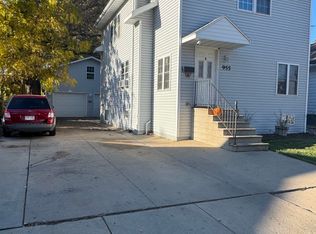 955 Denis Pl, Green Bay, WI 54303