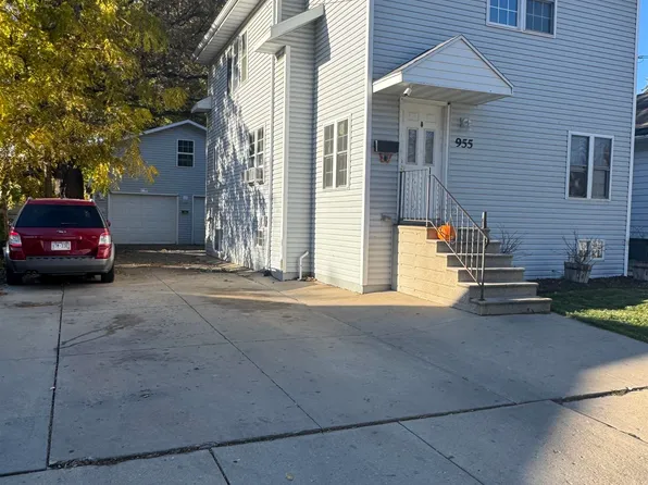 955 Denis Pl, Green Bay, WI 54303