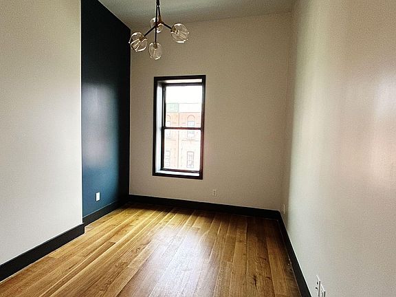 5th image of 8 Saint Pauls Ave #49O