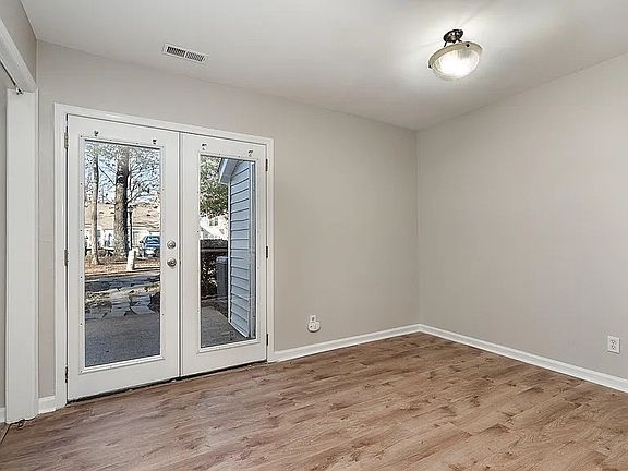 4th image of 30 Riverwalk Ter #30
