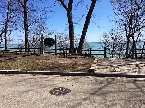 537 E Center Ave, Lake Bluff, IL 60044