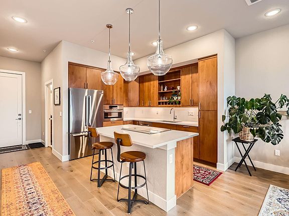 3rd image of 6618 E Lowry Blvd #307