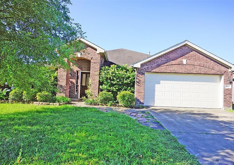 1st image of 1826 Winding Hollow Dr