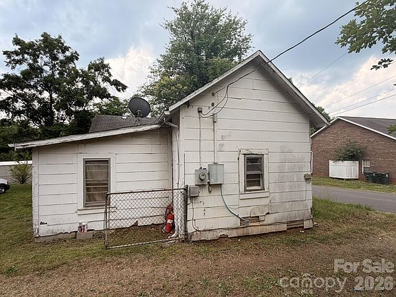 4th image of 430 E D St