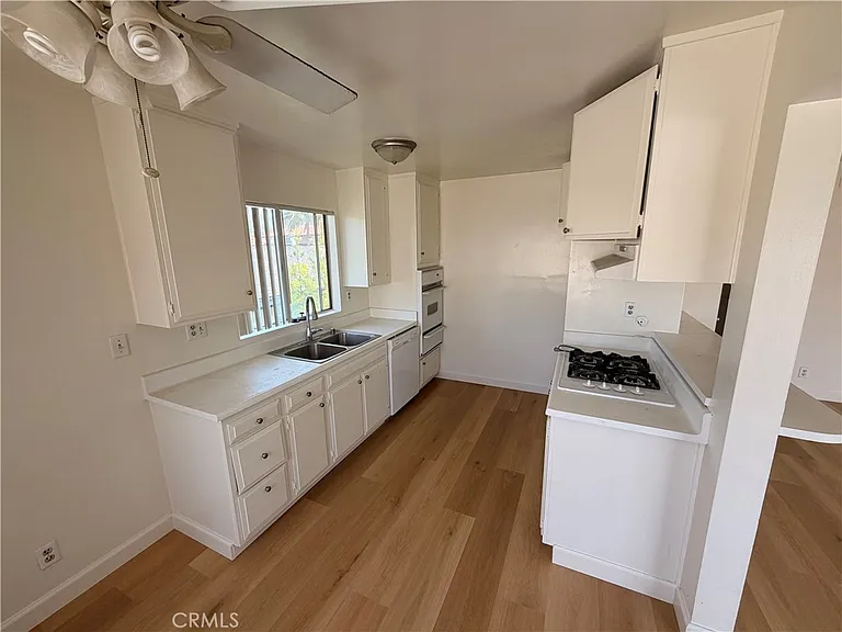 308 Avenida Cabrillo #B — Photo 4