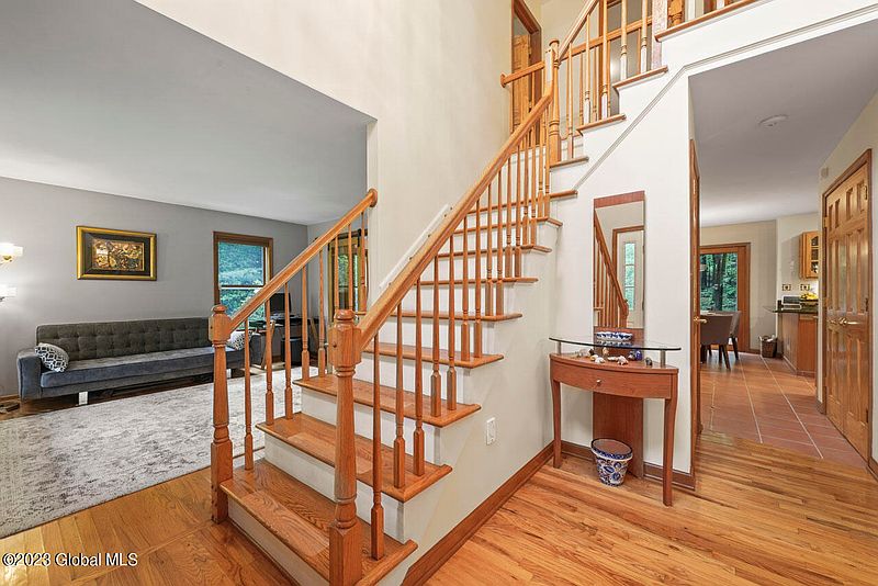 3rd image of 131 Werking Road