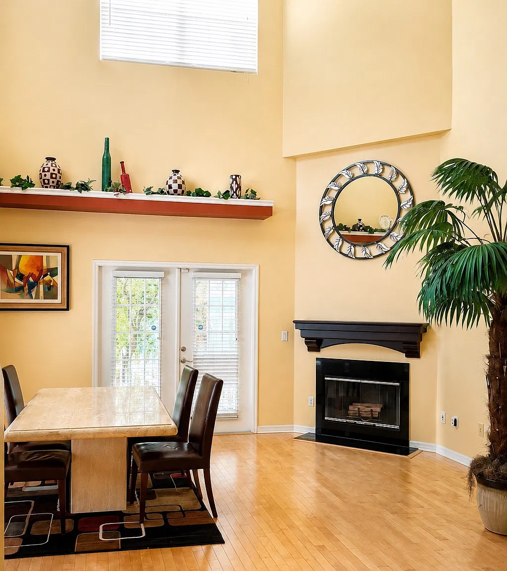 3 bed, 2.5 bath, 1890 sqft, $3,300 — Photo 3