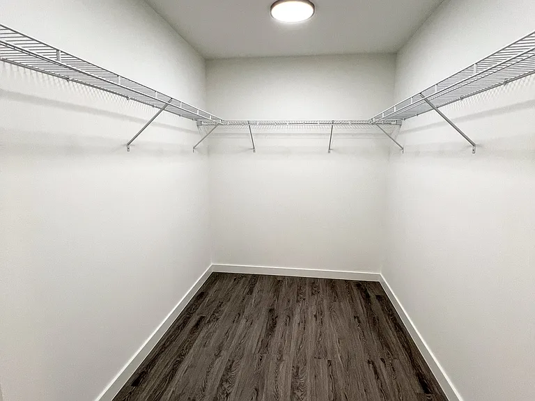 NW 1st Pl — Photo 4