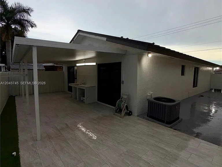 8945 NW 114th St — Photo 19