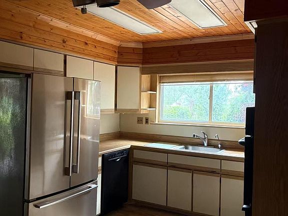 4th image of 624 Artwood Dr