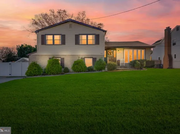 312 Monmouth Dr, Cherry Hill, NJ 08002