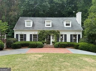 3092 Rhodenhaven Dr NW, Atlanta, GA 30327