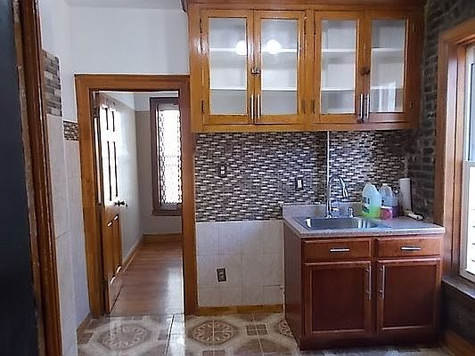 1st image of 1524 Bedford Ave APT 4R