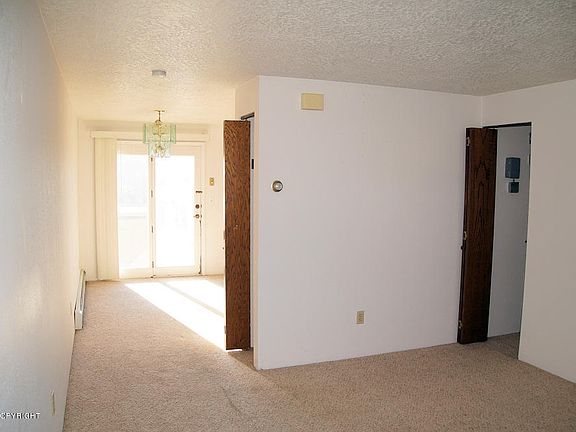 3rd image of 5002 Dartmouth Dr APT 20