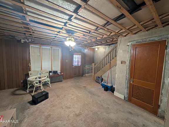 3rd image of 212 S 2nd St